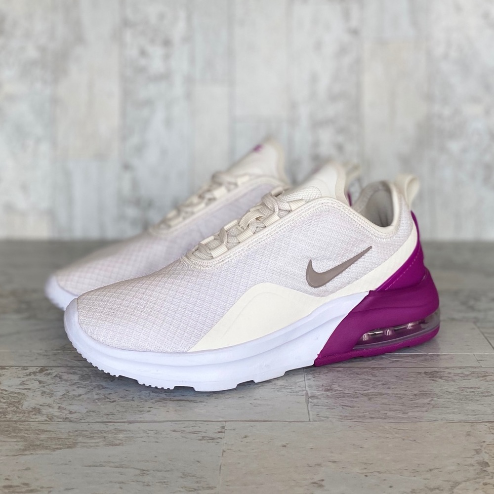 NIKE Air Max Motion 2